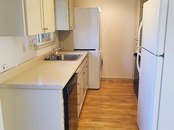 5th image of 395 Pearl St #1