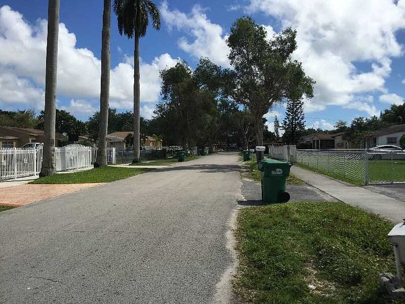 2nd image of 1448 NW 100th St