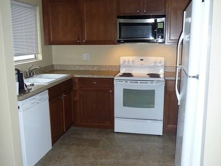2530 Clairemont Dr #204 — Photo 1