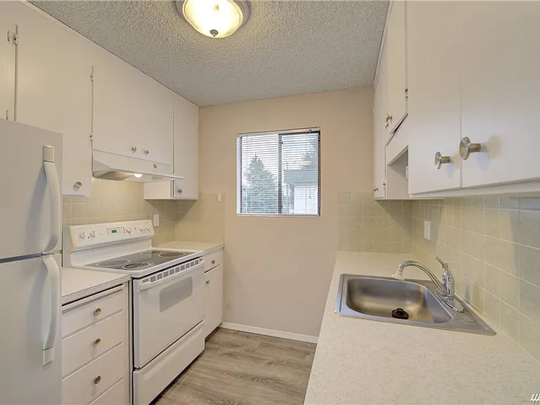 707 N 85th Street — Photo 12