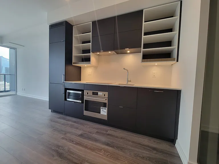 20 Edward St #7 — Photo 14