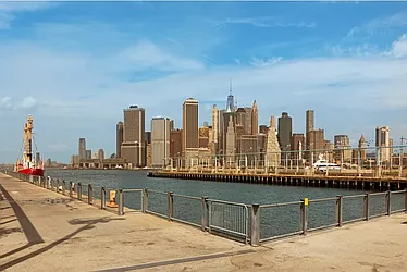 Sold by New York Casas Ltd.