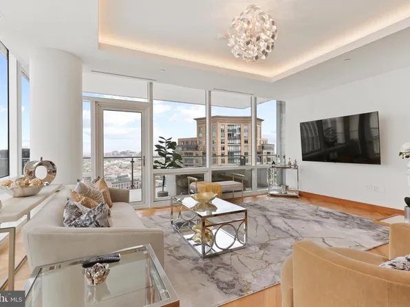 300 International Dr Unit 2403, Baltimore, MD 21202