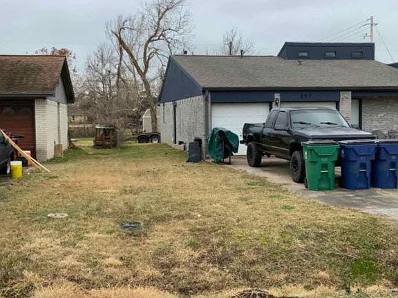 5th image of 257 San Saba St