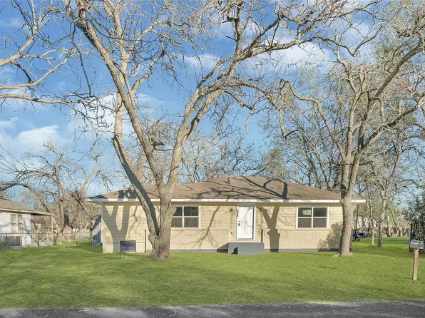 408 Speed St, Wharton, TX 77488