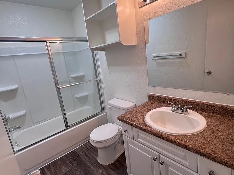 214 W 13th Ave — Photo 11