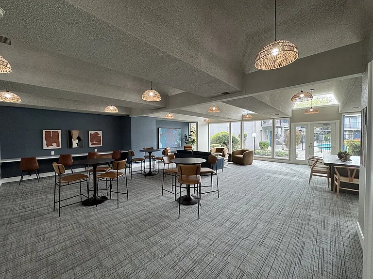Aero Apartments — Photo 15