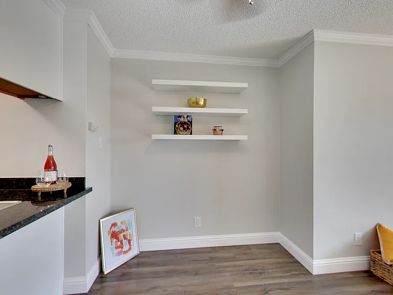 378 Van Buren - Renovated 2bed and 1bed units - Beautiful Building! — Photo 78