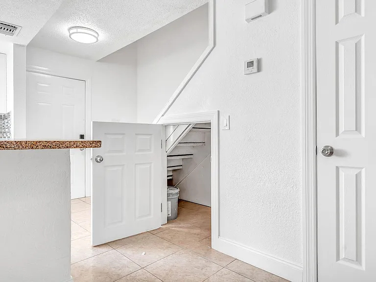 3913 Oak Limb Ct — Photo 9