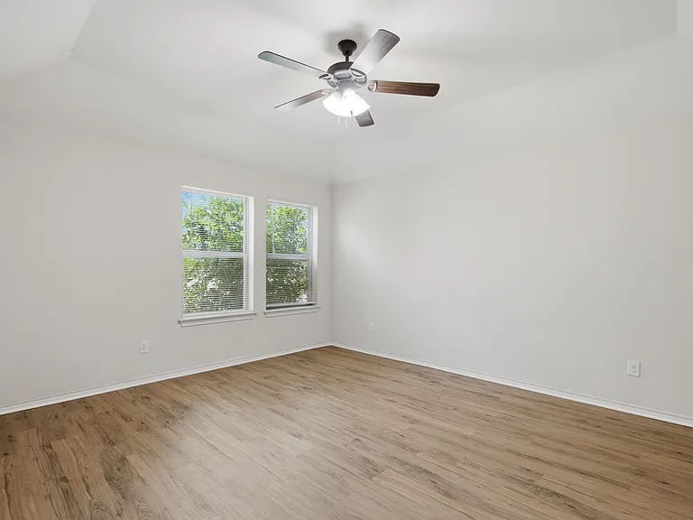1928 Alanbrooke Dr — Photo 16
