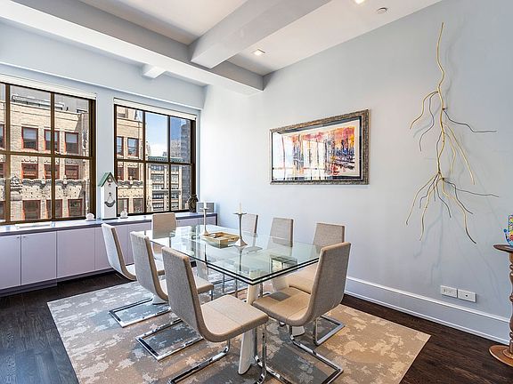 3rd image of 130 W 30th St APT 17A