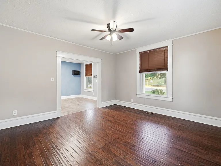 118 Wilson Ave — Photo 12