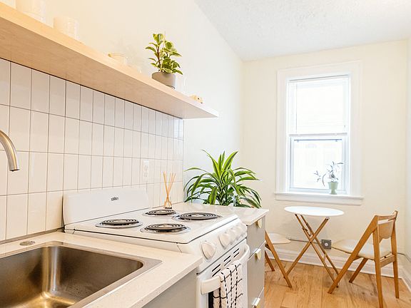 2nd image of 133 E Grand Blvd #4951234