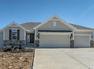 19017 Deer Run St, Spring Hill, KS 66083