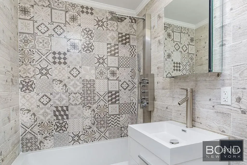 11-49 Welling Court — Photo 3