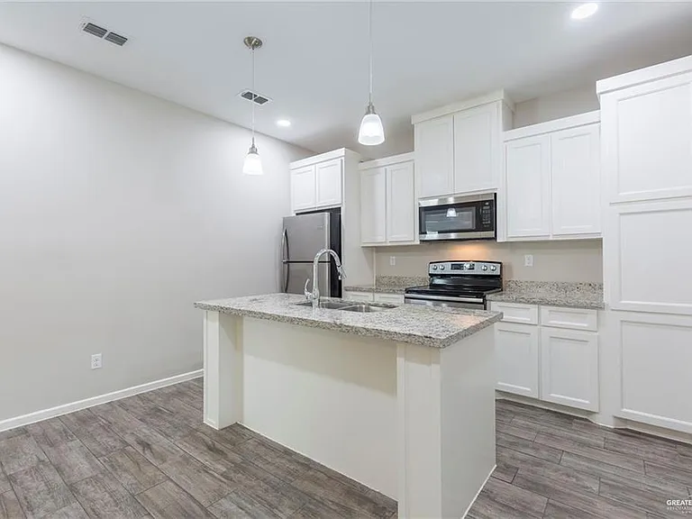 5905 Sandpiper Ave #3 — Photo 2