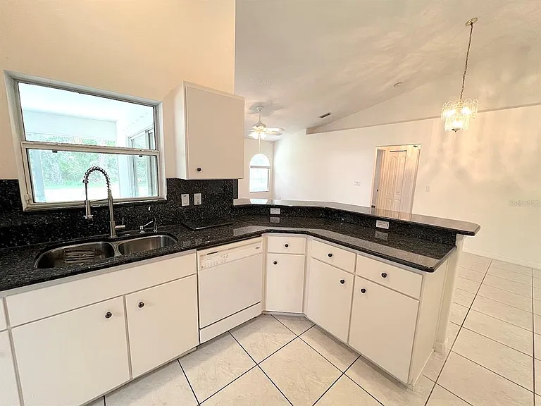 106 Point Of Woods Dr — Photo 19