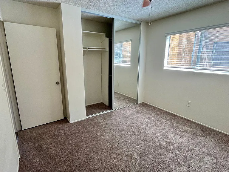 Remodeled 3 Bed/ 2 Bath Clairemont Mesa — Photo 11