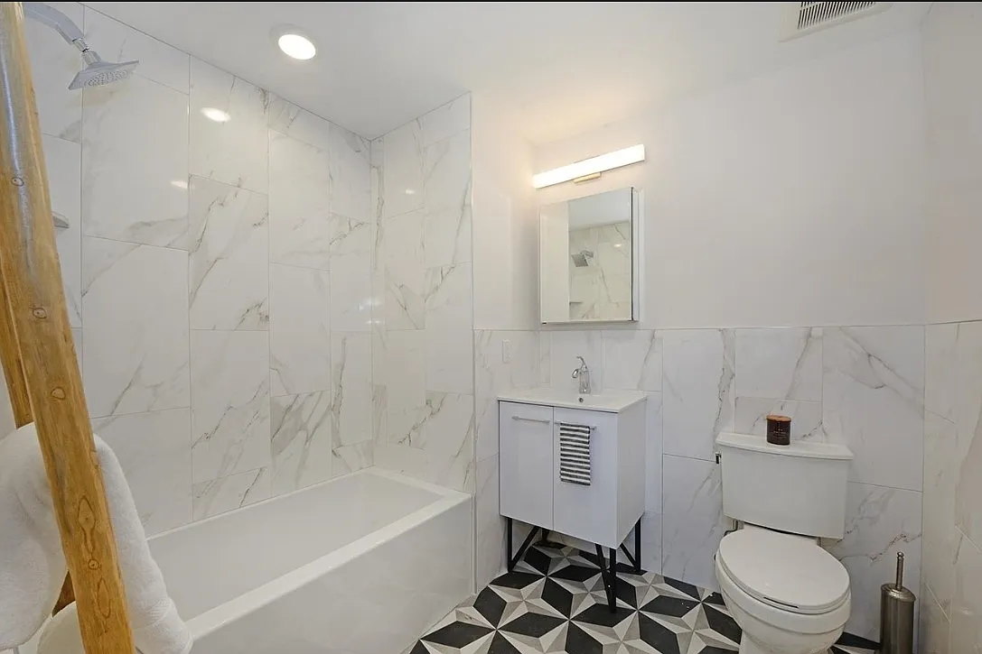 2 bed, 966 sqft, $4,500 — Photo 1