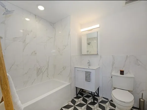 370 1st St #403, Jersey City, NJ 07302