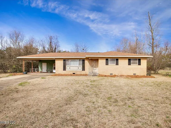 100 W Lake Dr, Clinton, MS 39056