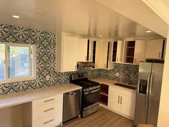 140 S Morrissey Ave APT 17, Santa Cruz, CA 95062