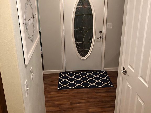 5th image of 328 Silverthorne Dr
