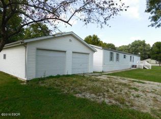 101 S Walnut St, Patoka, IL 62875