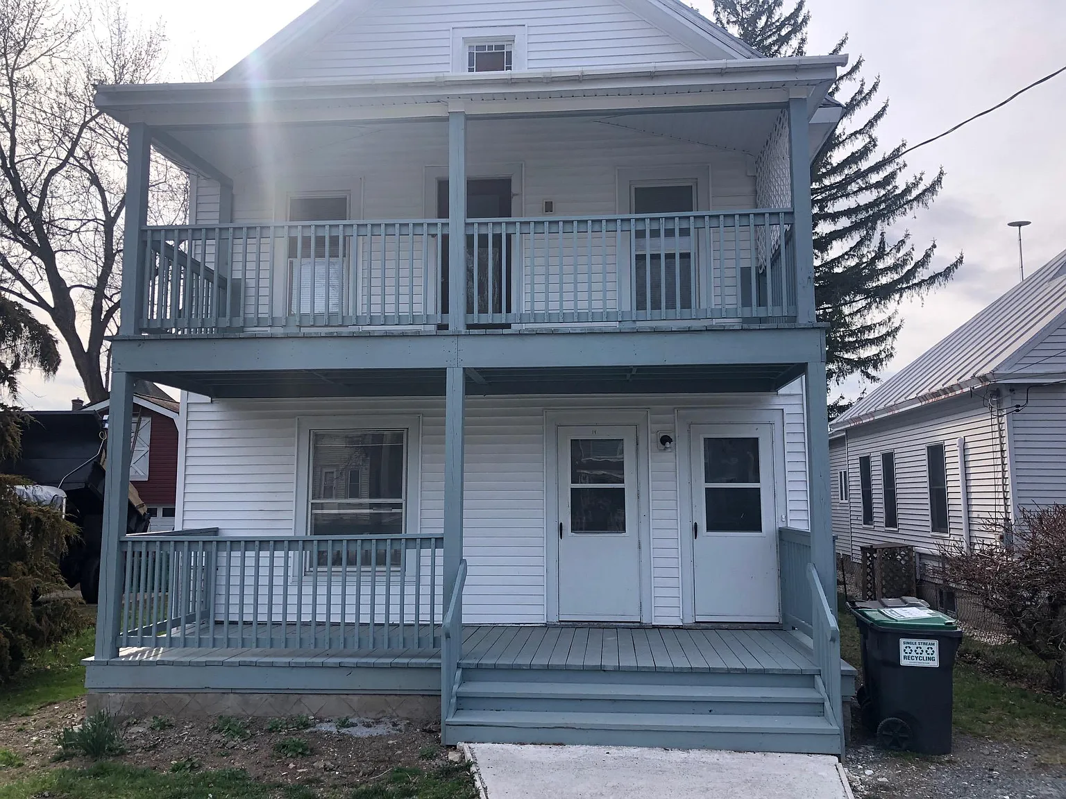 3 bed, 1100 sqft, $1,500 — Photo 1