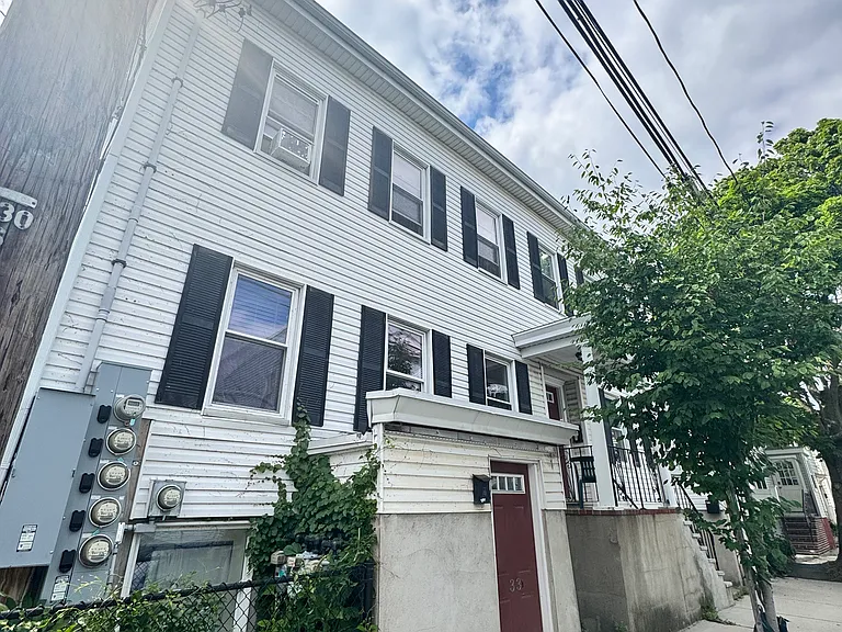 33 Harding St #1 — Photo 1