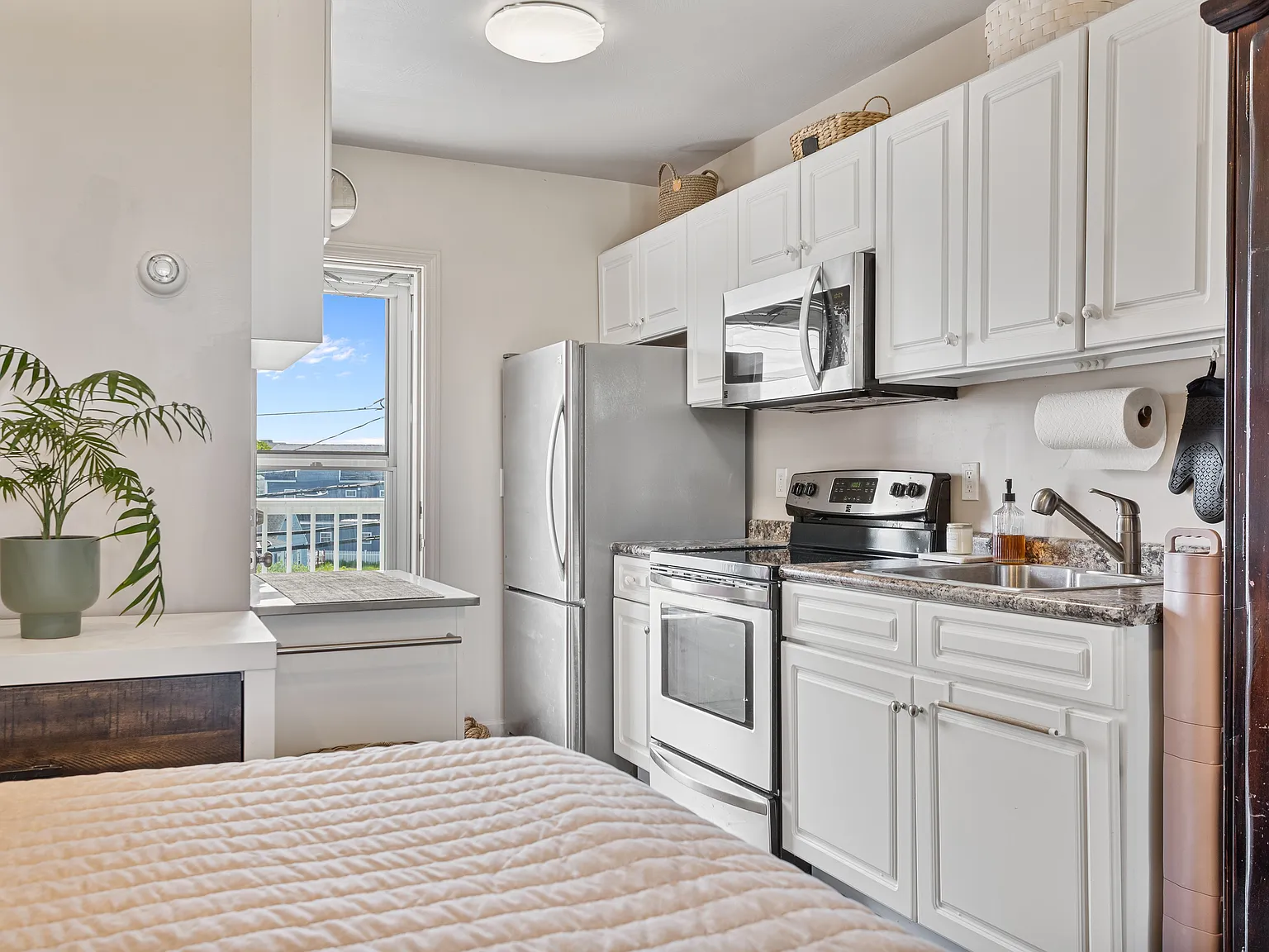 Studio, 312 sqft, $1,650 — Photo 4