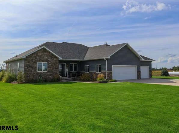 90210 Prairie Trl, Scottsbluff, NE 69361