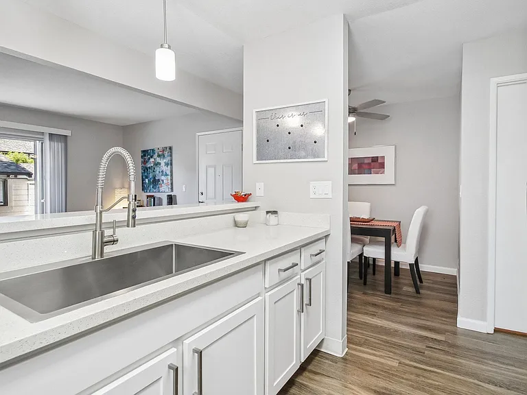 Terra House Apartments — Photo 7