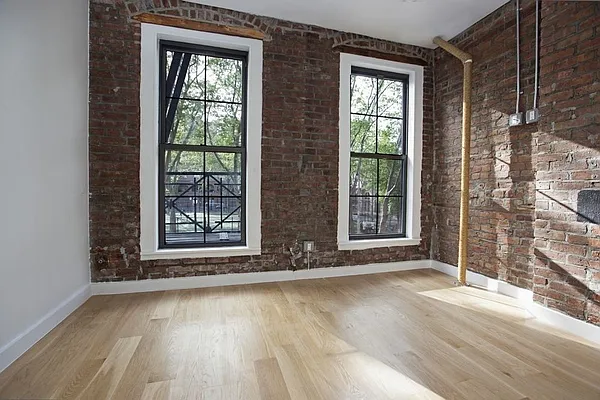 Rented by REAL New York | media 30