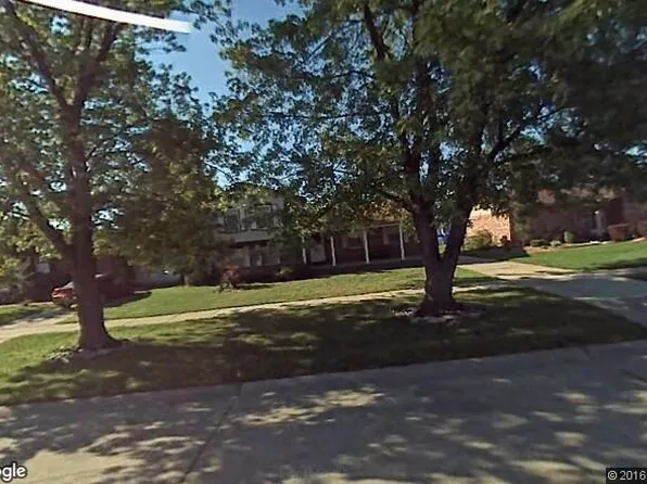22451 Doncaster Ave, Brownstown, MI 48193
