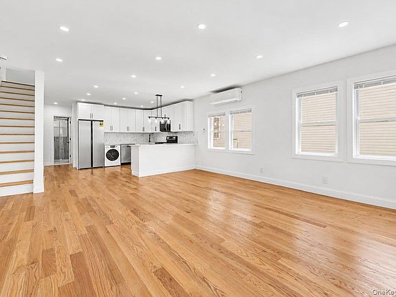 4th image of 122-19 Lucas Street