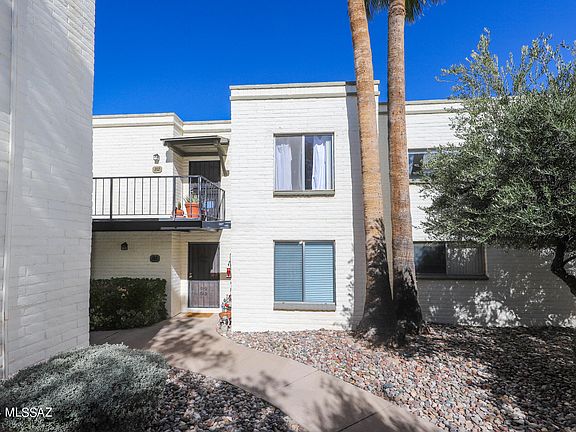 2nd image of 8450 E Old Spanish Trl APT 202