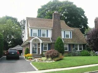 48 Vanderbilt Ave, Manhasset, NY 11030