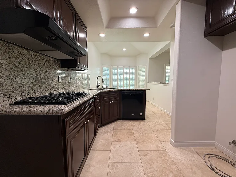 5615 Roundtree Pl — Photo 5