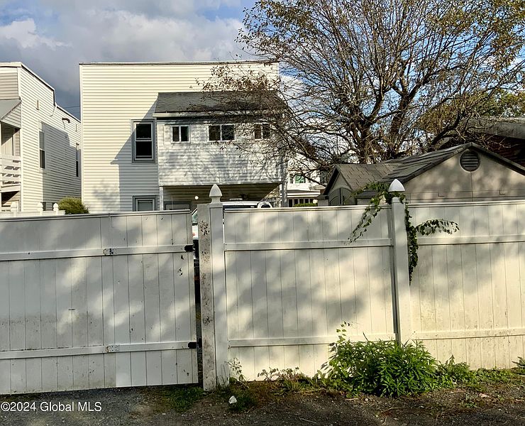5th image of 1517 6th Avenue
