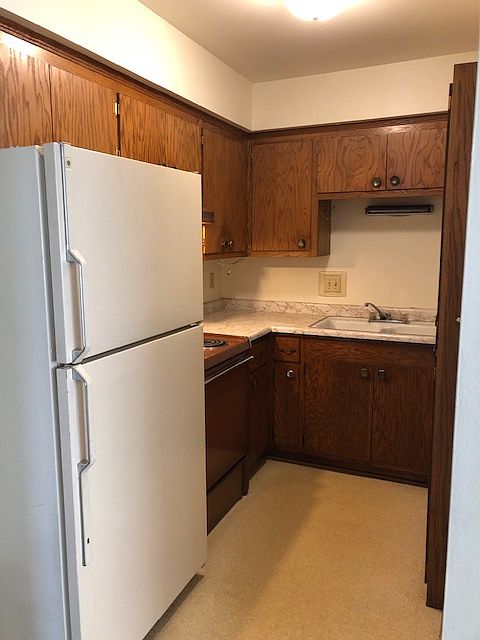 2nd image of 10428 W Lincoln Ave