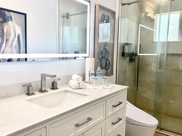 2101 Pullman Ln — Photo 6
