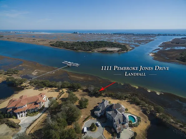 1111 Pembroke Jones Dr, Wilmington, NC 28405