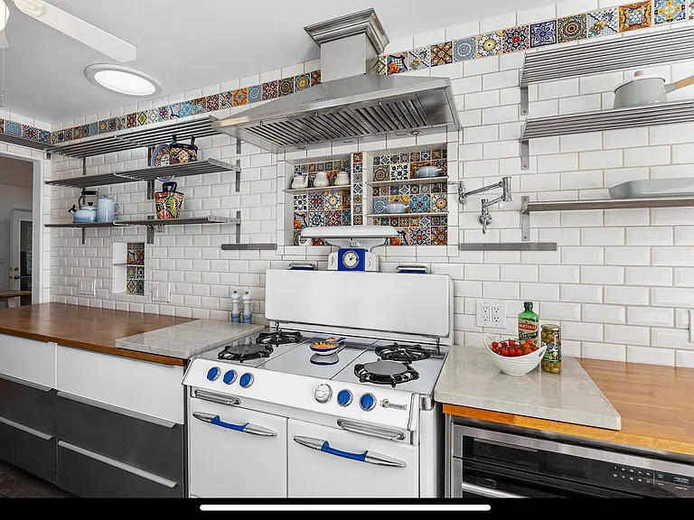 1204 California St — Photo 34