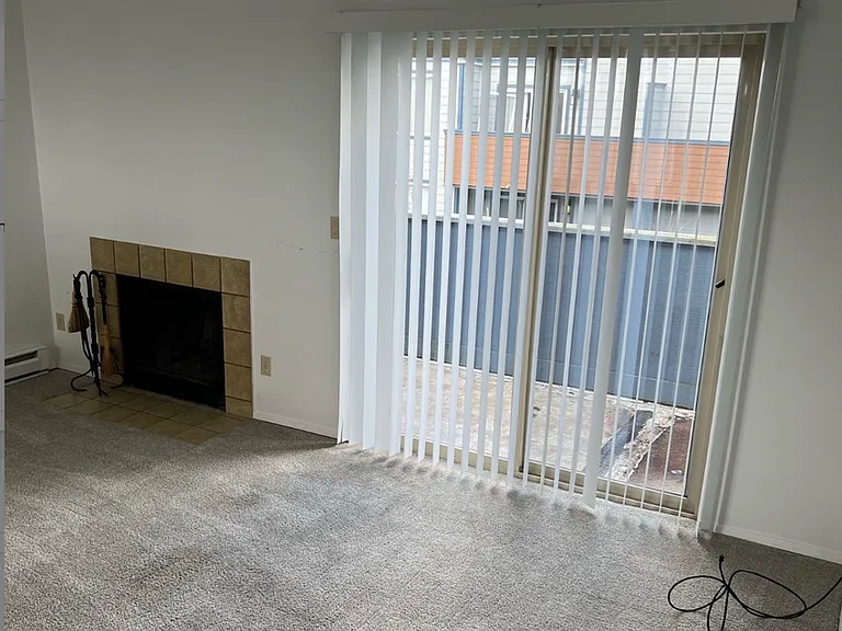 9925 Everett (Wildwood) — Photo 3