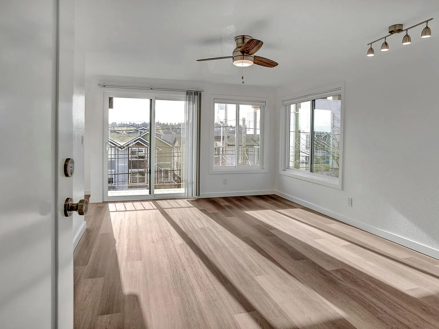 2 bed, 835 sqft, $2,925 — Photo 4