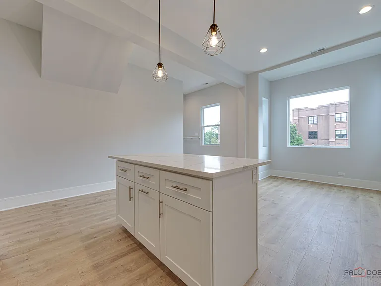 1746 N California Ave #2 — Photo 7