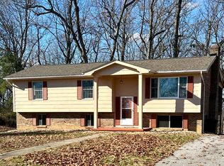 575 Hilltop Dr, Staunton, VA 24401