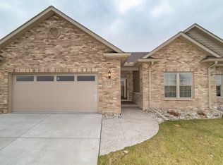 1324L Springbrook Ln, De Witt, IA 52742