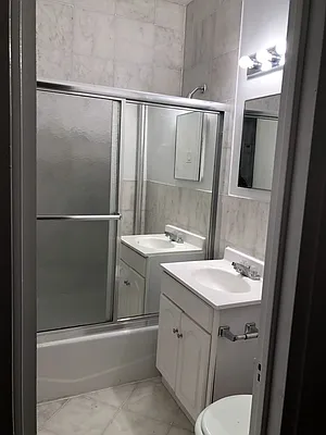 Rented by Monarch Realty Holdings | media 20